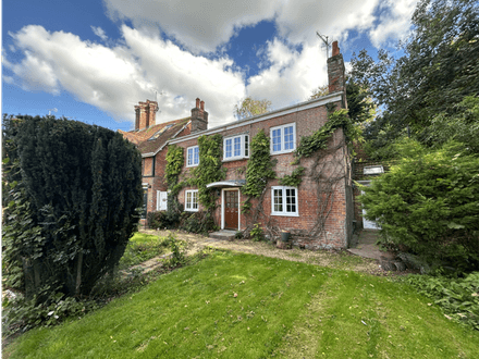 Moot Cottage